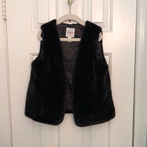 Girls faux fur vest